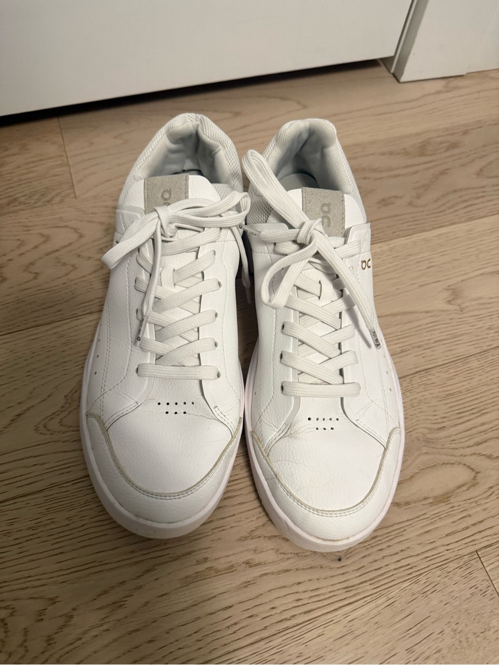 On Running White Leather Low-Top Sneakers “the Roger”